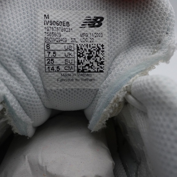 NEW New Balance 9060 Sneakers IV9060EB Moonrock/Linen - Picture 8 of 9